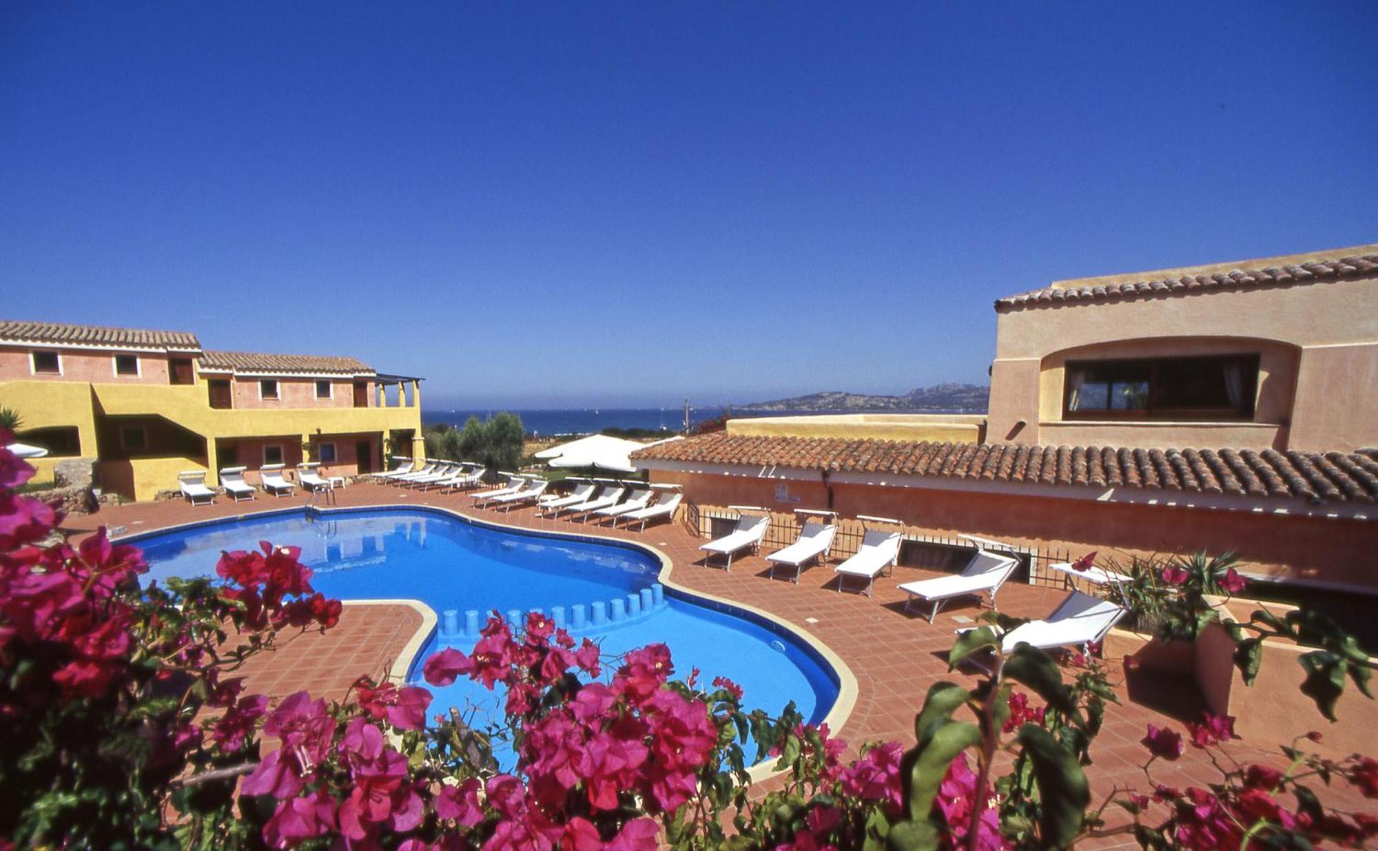 Hotel Stelle Marine Cannigione Esterno foto